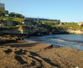 Torre Sant’Andrea: gli operatori economici chiedono la pulizia della spiaggia