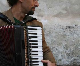 Emmanuel Ferrari live per l’inaugurazione de La Mandragora